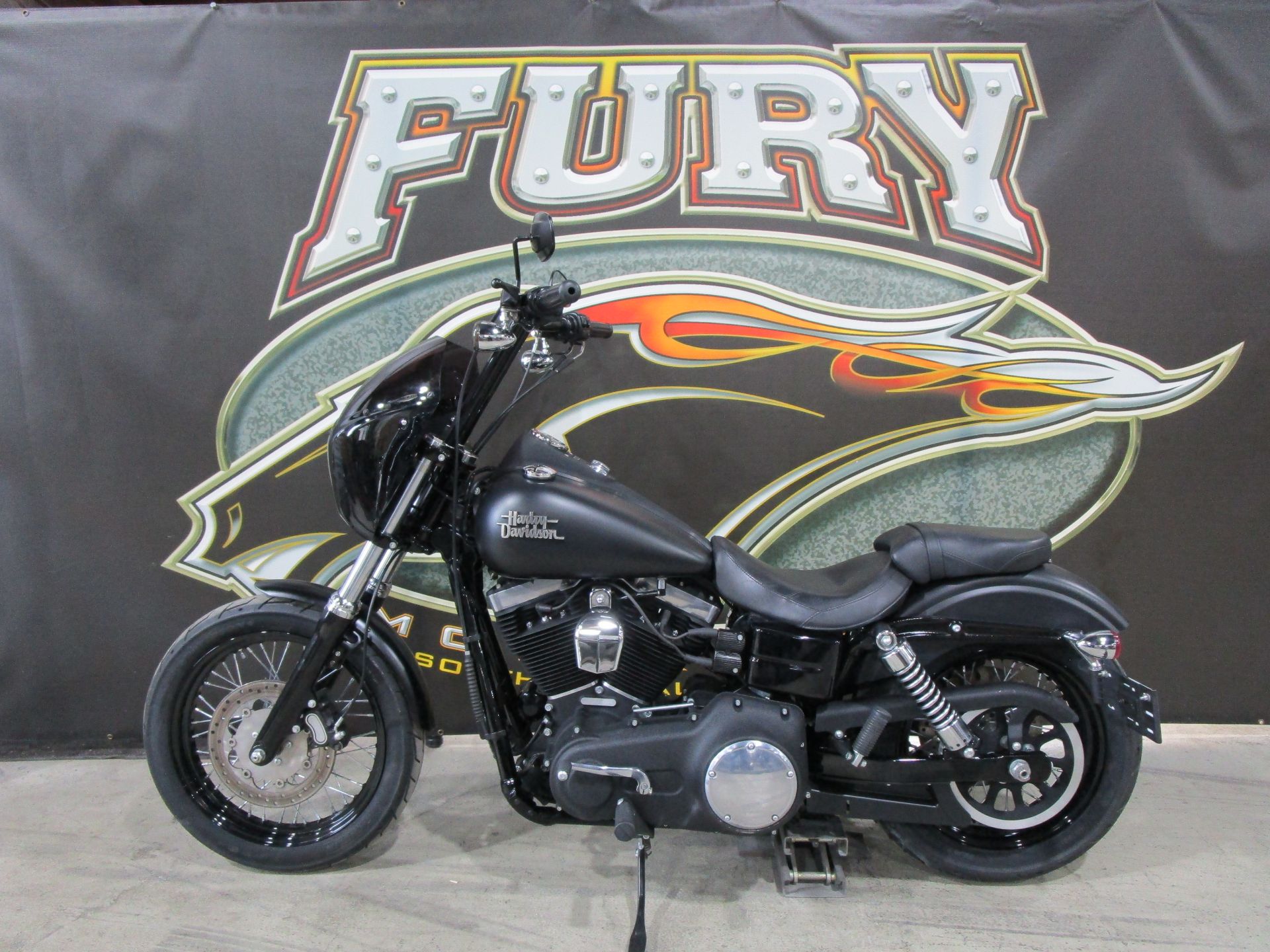 2013 Harley-Davidson Dyna® Street Bob® in South Saint Paul, Minnesota - Photo 9