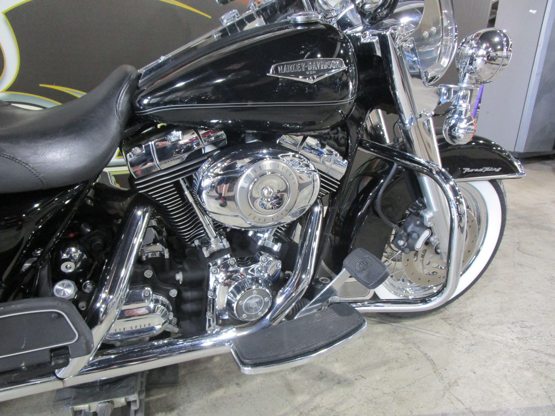 2007 Harley-Davidson Road King® Classic in South Saint Paul, Minnesota - Photo 9