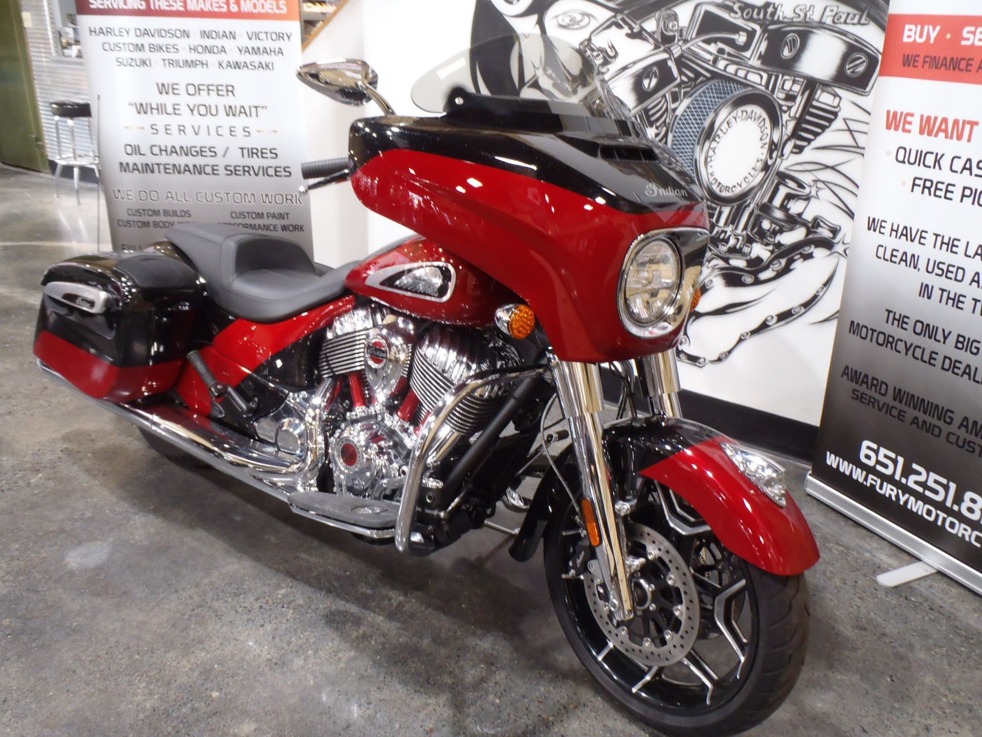 2020 Indian Motorcycle Chieftain® Elite in South Saint Paul, Minnesota - Photo 2