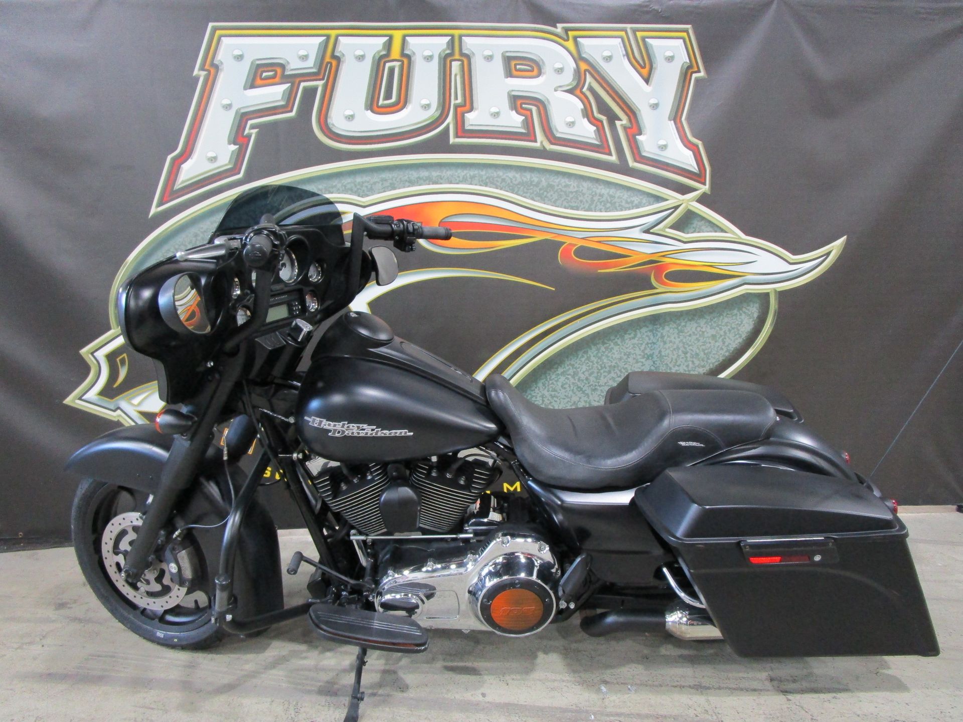 2013 Harley-Davidson Street Glide® in South Saint Paul, Minnesota - Photo 10