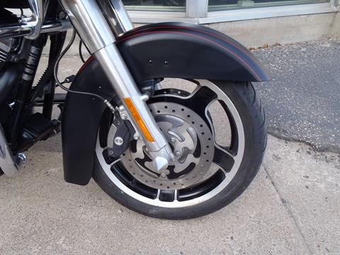 2011 Harley-Davidson Road Glide® Custom in South Saint Paul, Minnesota - Photo 4