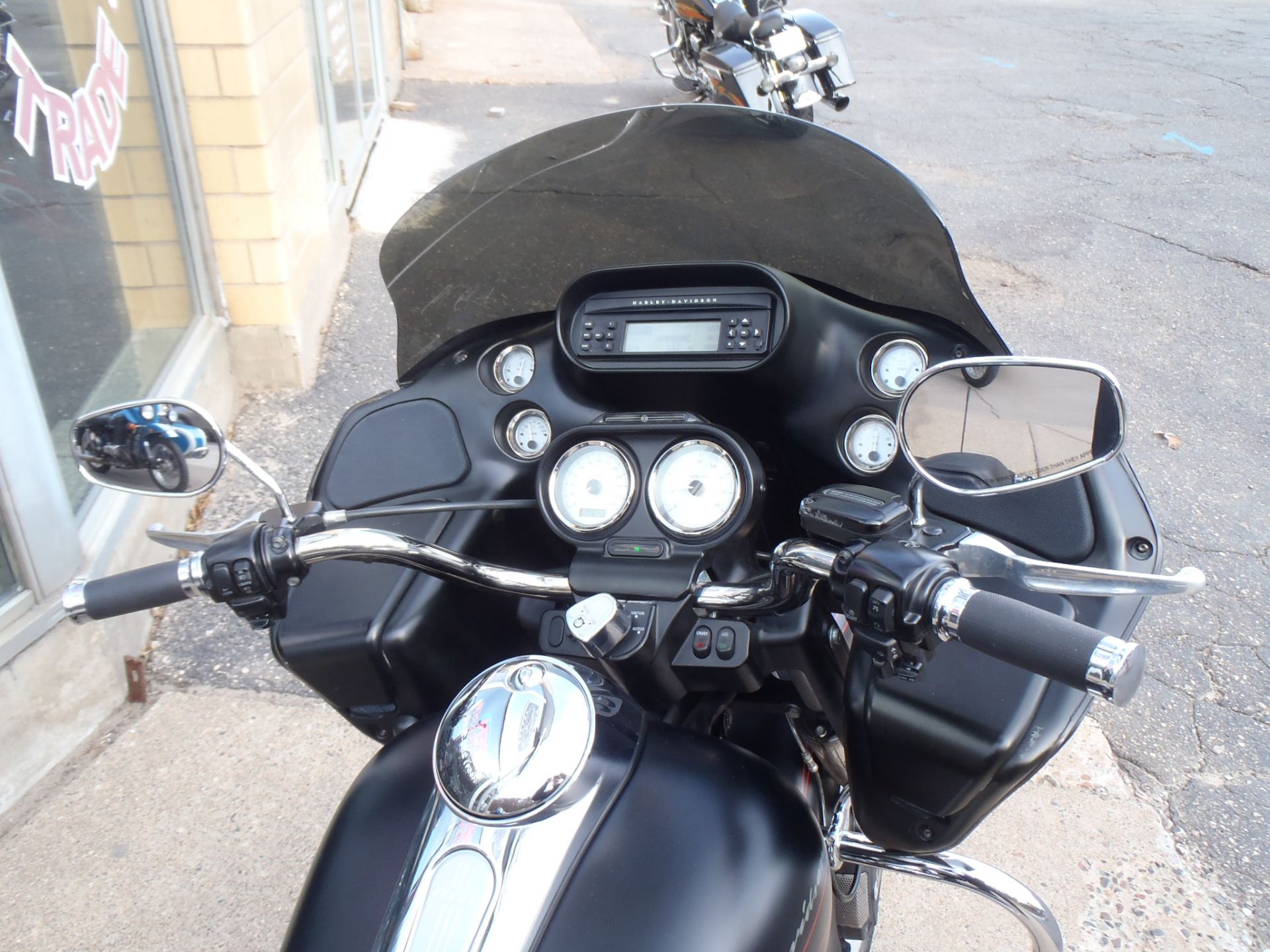 2011 Harley-Davidson Road Glide® Custom in South Saint Paul, Minnesota - Photo 8