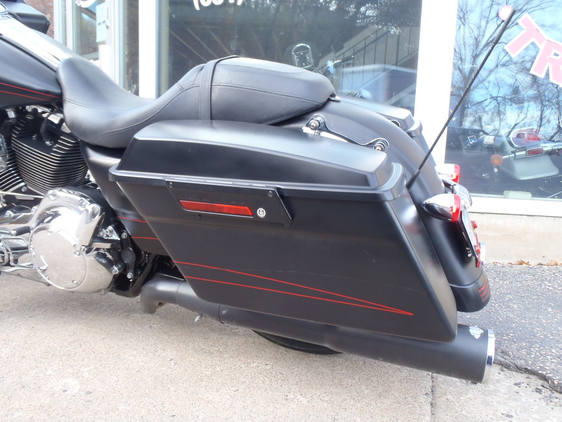 2011 Harley-Davidson Road Glide® Custom in South Saint Paul, Minnesota - Photo 17