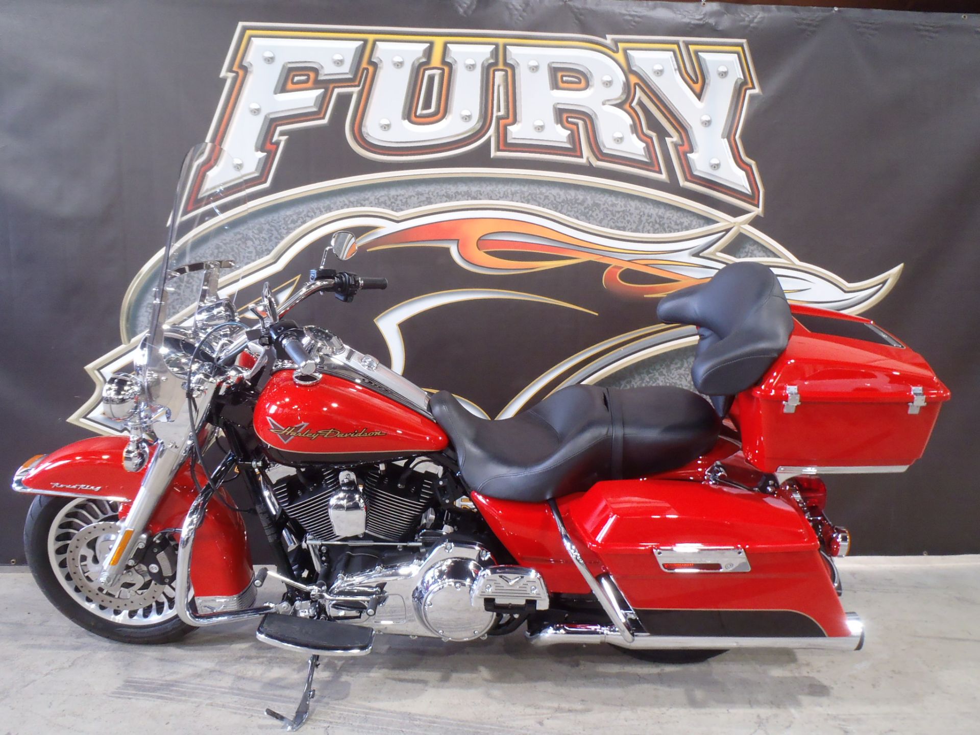 2010 Harley-Davidson Road King® in South Saint Paul, Minnesota - Photo 13