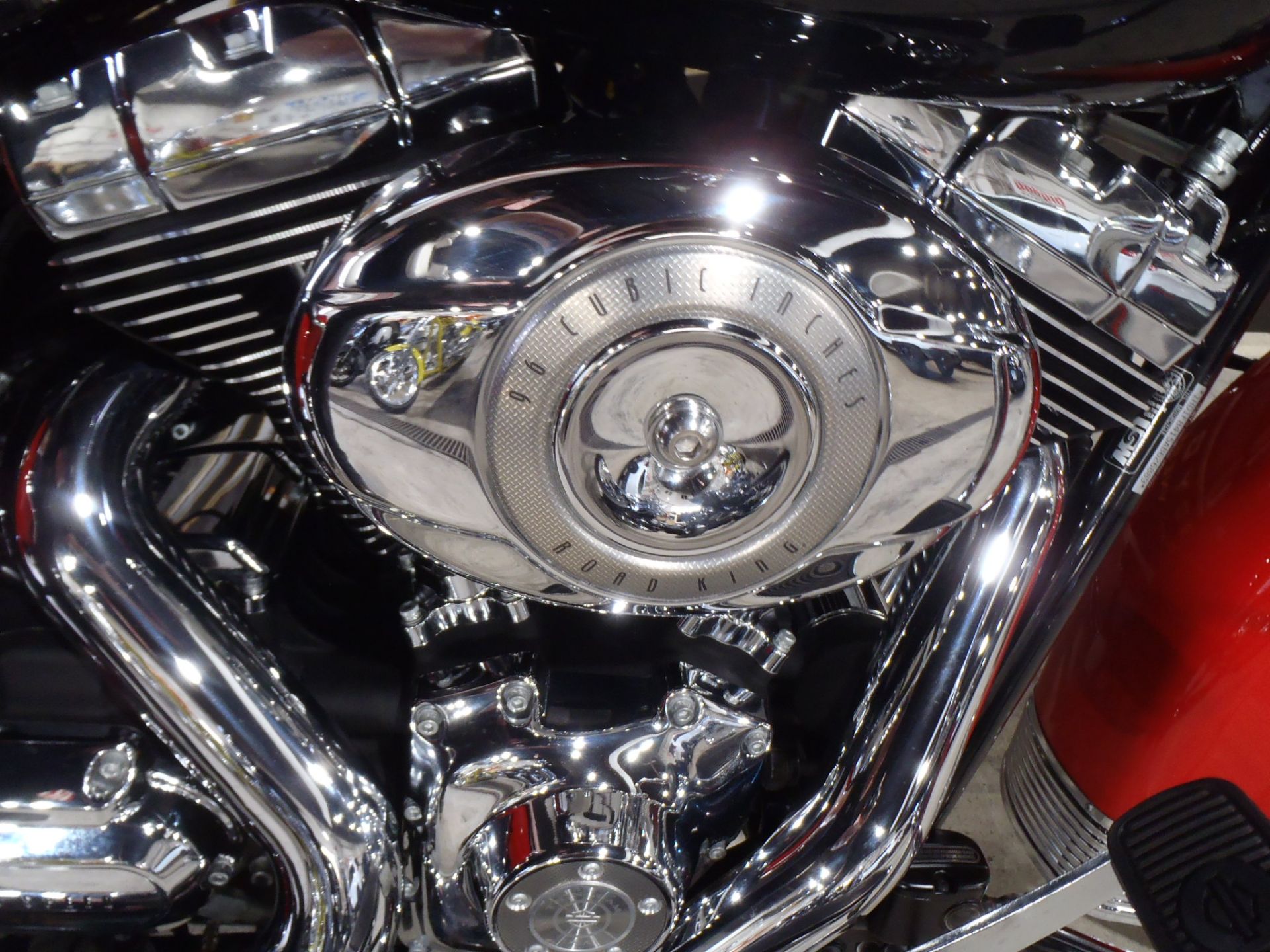 2010 Harley-Davidson Road King® in South Saint Paul, Minnesota - Photo 5