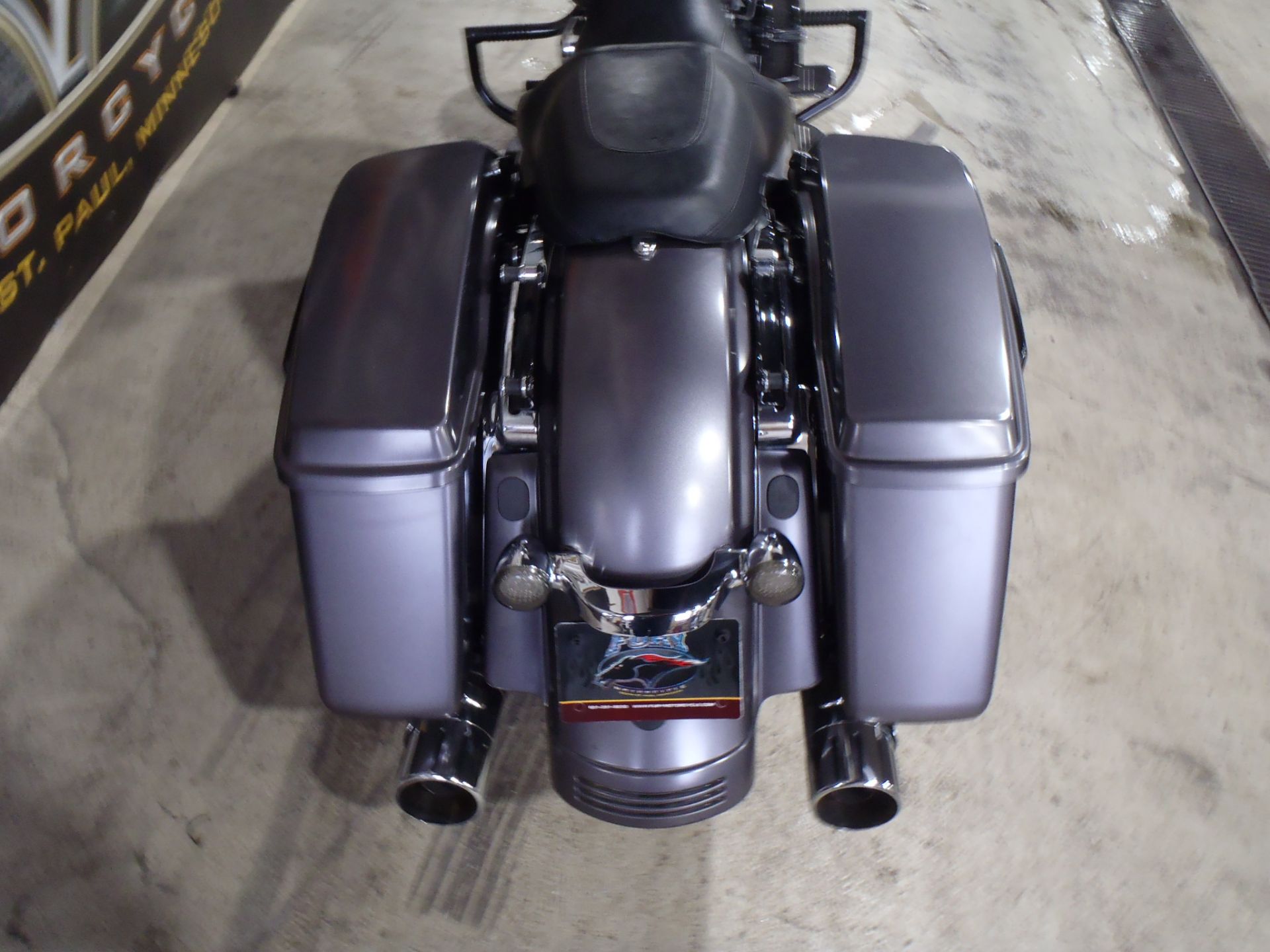 2015 Harley-Davidson Street Glide® in South Saint Paul, Minnesota - Photo 9