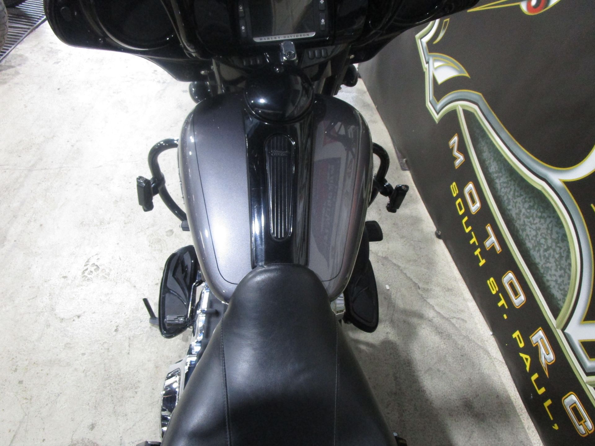 2015 Harley-Davidson Street Glide® Special in South Saint Paul, Minnesota - Photo 20