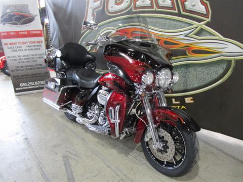2011 Harley-Davidson CVO™ Ultra Classic® Electra Glide® in South Saint Paul, Minnesota - Photo 3
