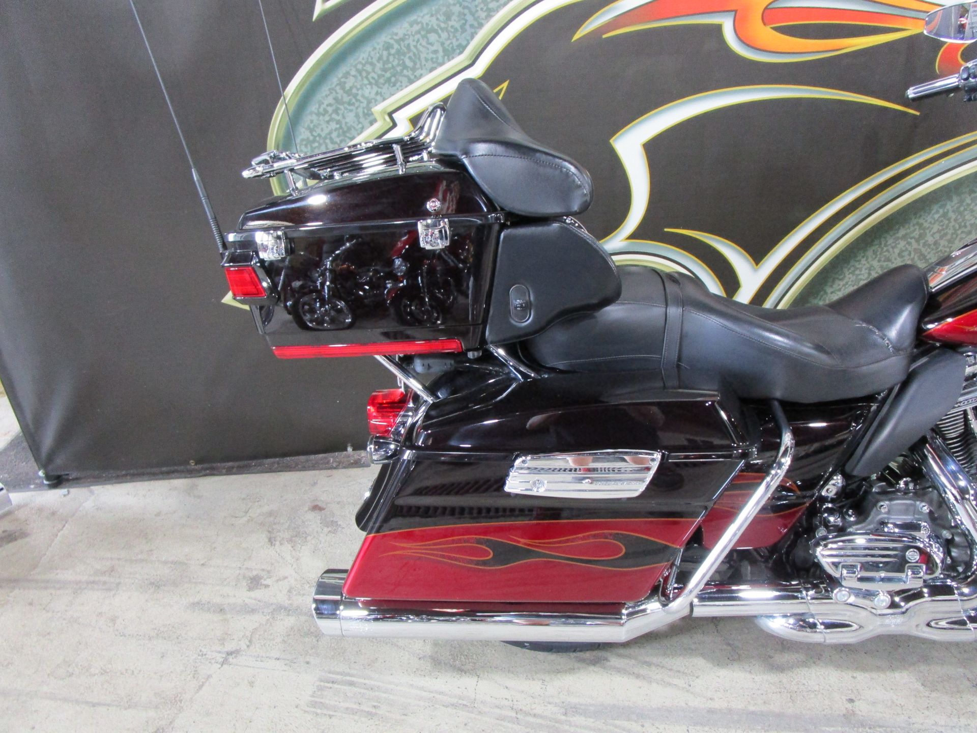 2011 Harley-Davidson CVO™ Ultra Classic® Electra Glide® in South Saint Paul, Minnesota - Photo 7
