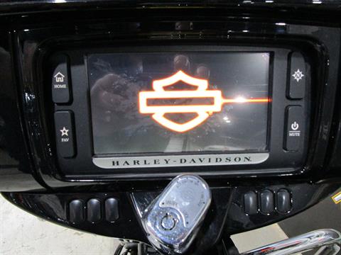 2017 Harley-Davidson Street Glide® Special in South Saint Paul, Minnesota - Photo 21