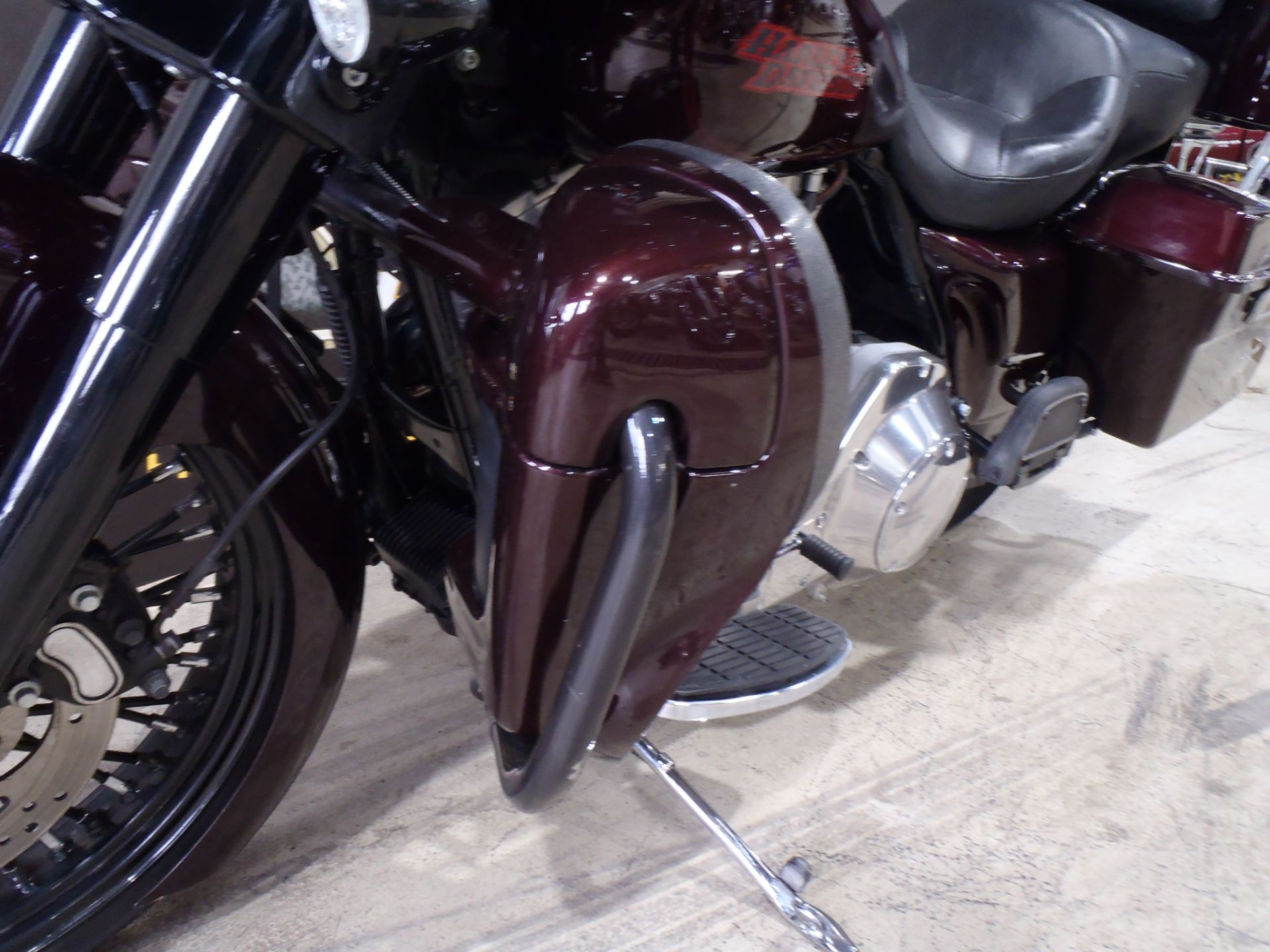 2005 Harley-Davidson FLHT/FLHTI Electra Glide® Standard in South Saint Paul, Minnesota - Photo 13