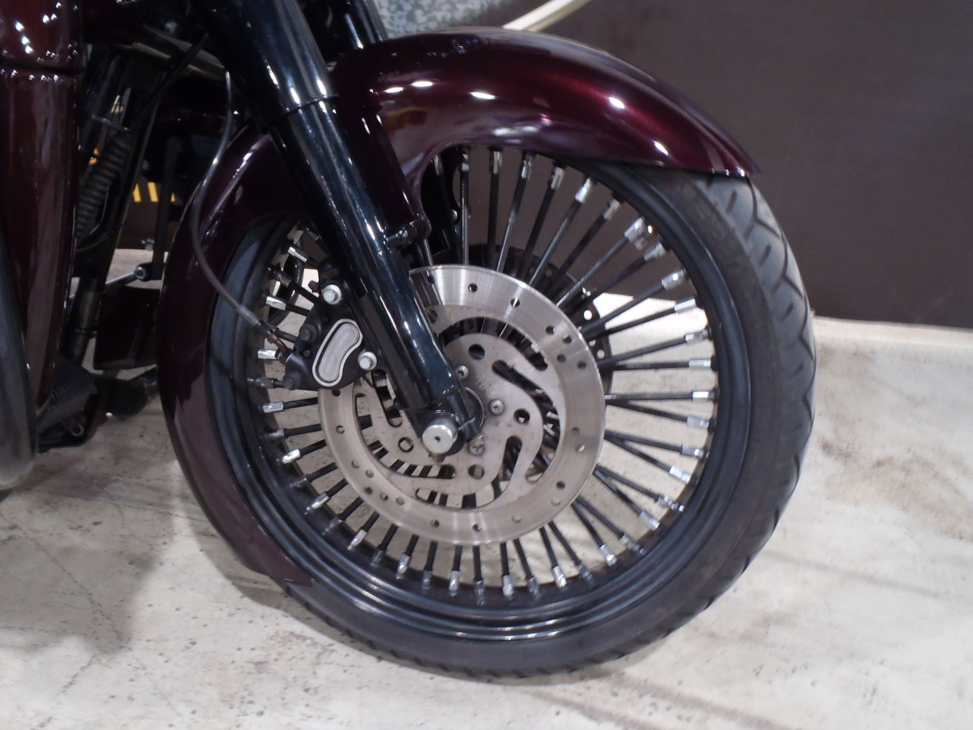 2005 Harley-Davidson FLHT/FLHTI Electra Glide® Standard in South Saint Paul, Minnesota - Photo 4