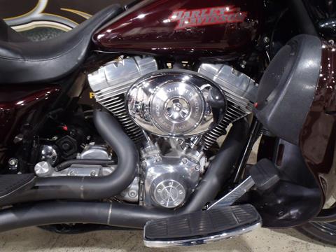 2005 Harley-Davidson FLHT/FLHTI Electra Glide® Standard in South Saint Paul, Minnesota - Photo 5