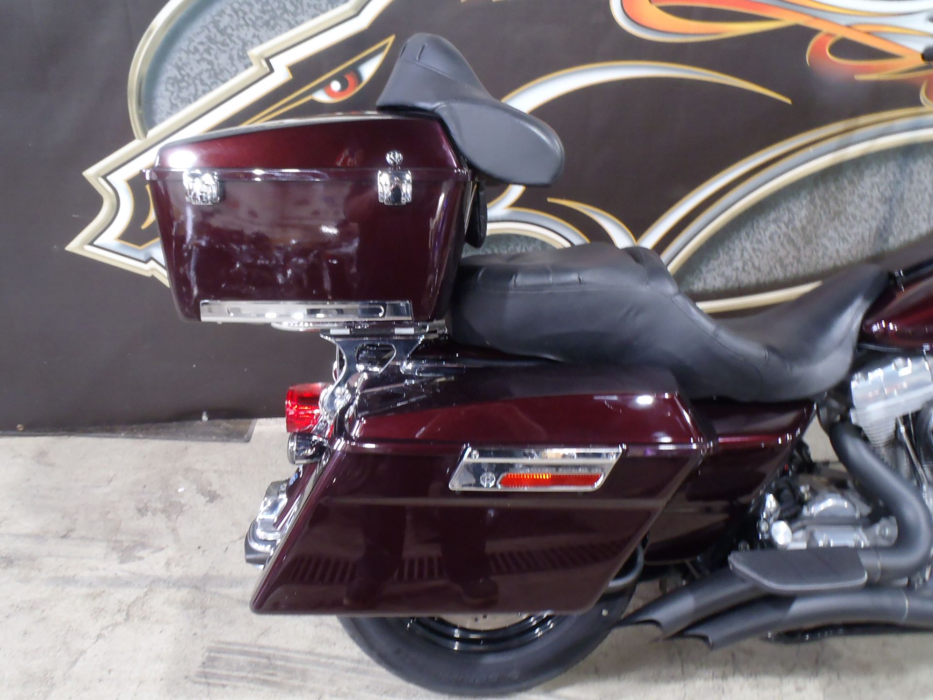 2005 Harley-Davidson FLHT/FLHTI Electra Glide® Standard in South Saint Paul, Minnesota - Photo 7