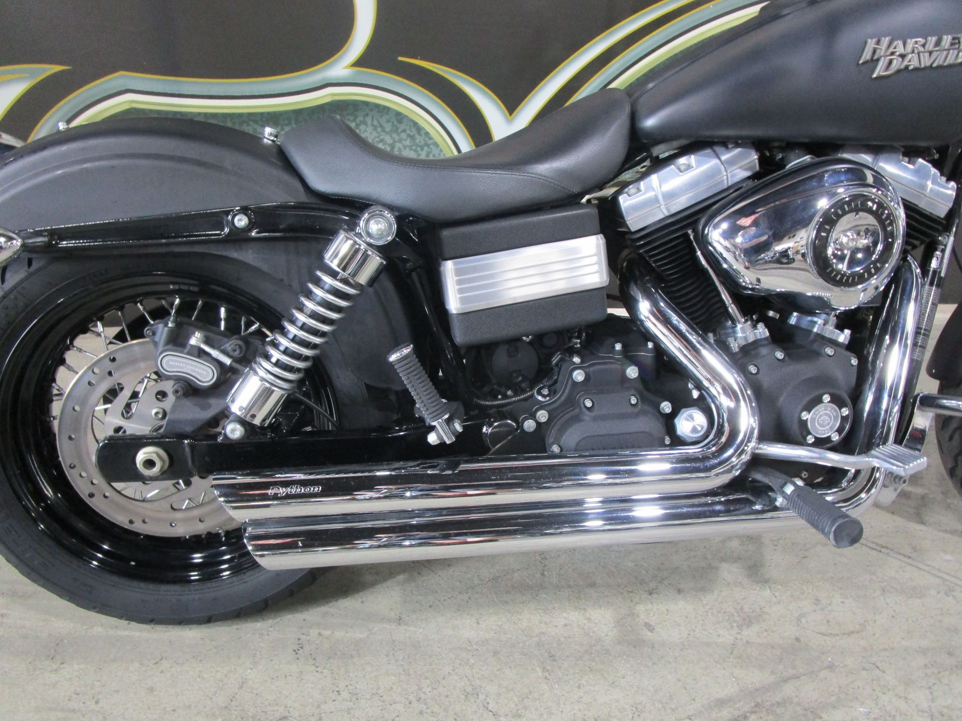 2010 Harley-Davidson Dyna® Street Bob® in South Saint Paul, Minnesota - Photo 7