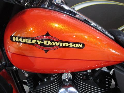 2012 Harley-Davidson Electra Glide® Ultra Limited in South Saint Paul, Minnesota - Photo 17