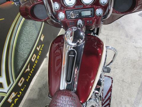 2010 Harley-Davidson Street Glide® in South Saint Paul, Minnesota - Photo 25