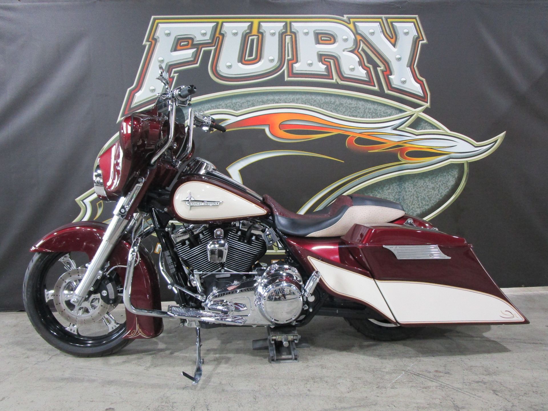 2010 Harley-Davidson Street Glide® in South Saint Paul, Minnesota - Photo 29