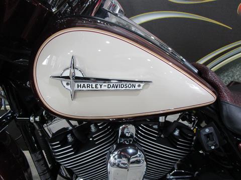 2010 Harley-Davidson Street Glide® in South Saint Paul, Minnesota - Photo 38