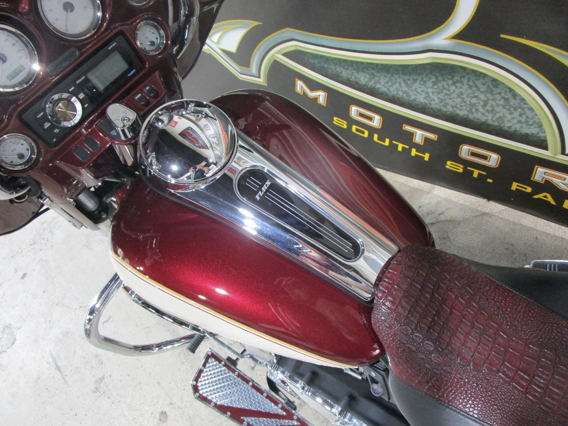 2010 Harley-Davidson Street Glide® in South Saint Paul, Minnesota - Photo 46