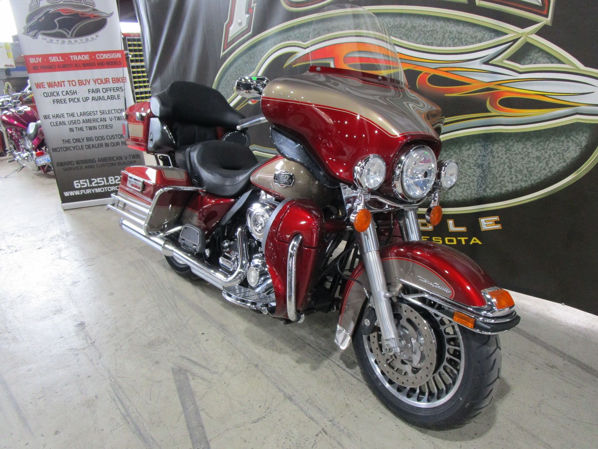 2009 Harley-Davidson Ultra Classic® Electra Glide® in South Saint Paul, Minnesota - Photo 3