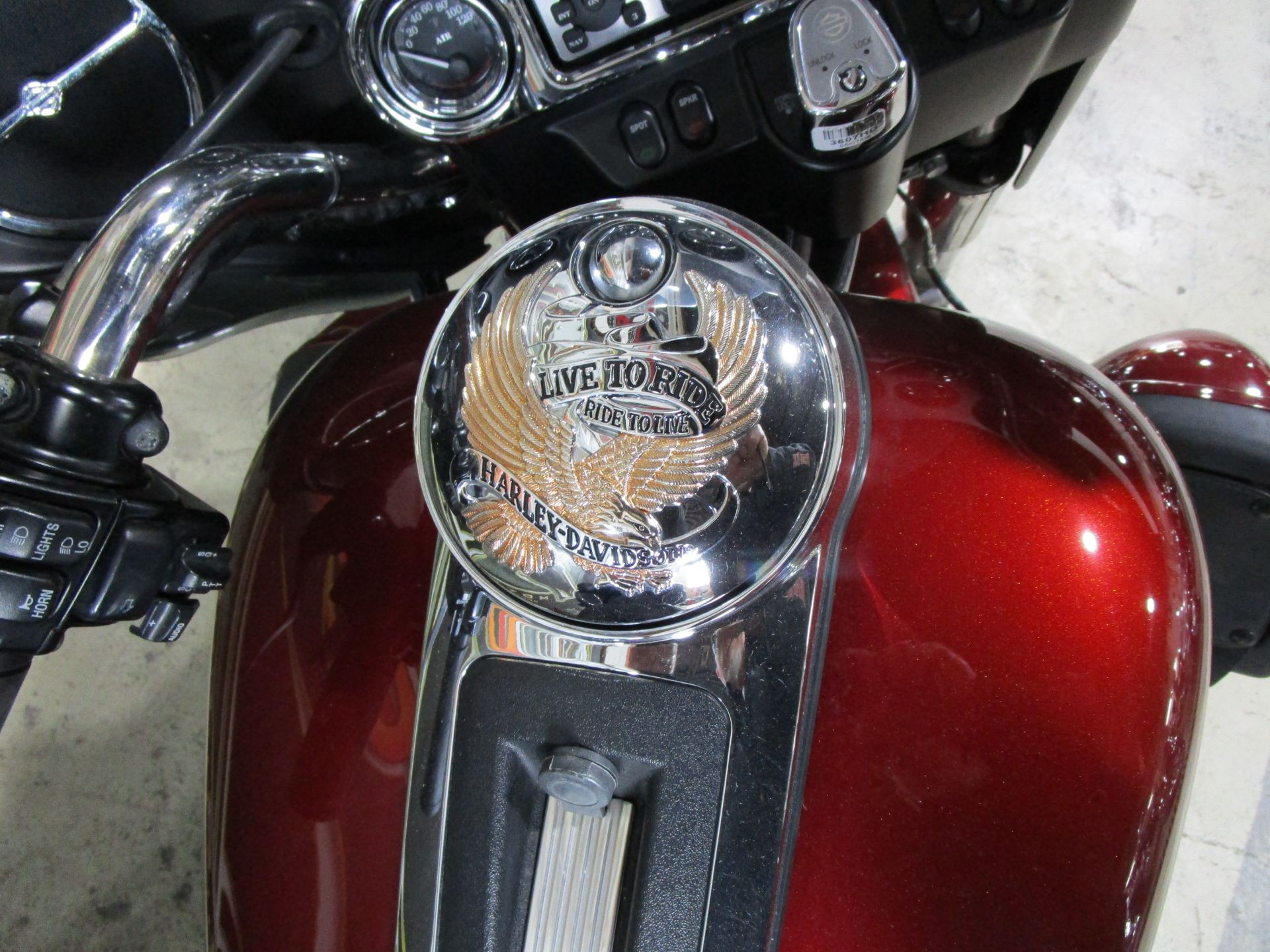 2009 Harley-Davidson Ultra Classic® Electra Glide® in South Saint Paul, Minnesota - Photo 13