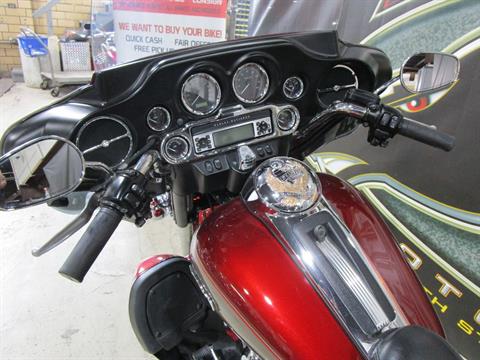 2009 Harley-Davidson Ultra Classic® Electra Glide® in South Saint Paul, Minnesota - Photo 23