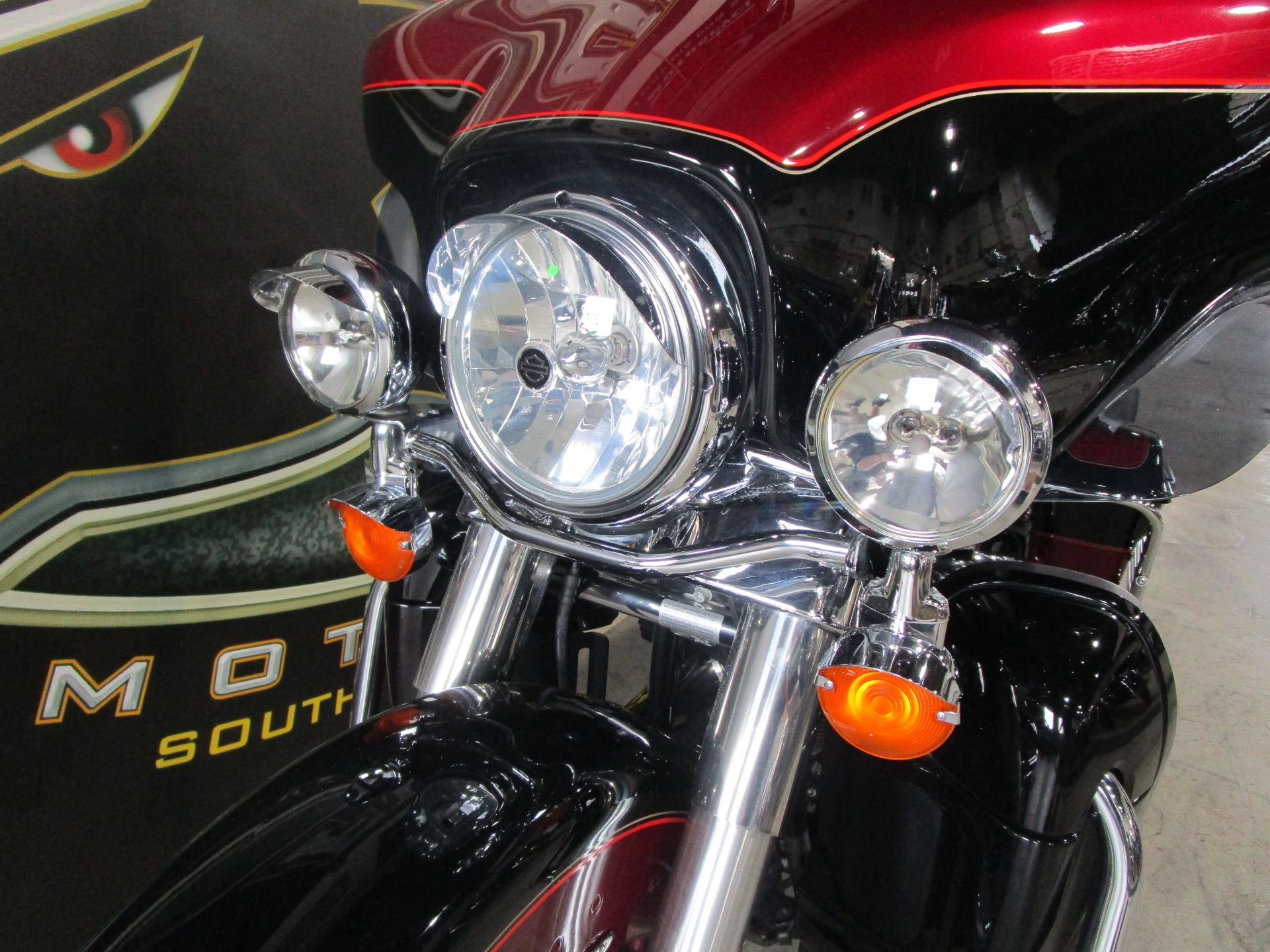 2005 Harley-Davidson FLHTCUI Ultra Classic® Electra Glide® in South Saint Paul, Minnesota - Photo 15