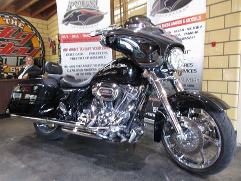 2012 Harley-Davidson CVO™ Street Glide® in South Saint Paul, Minnesota - Photo 2