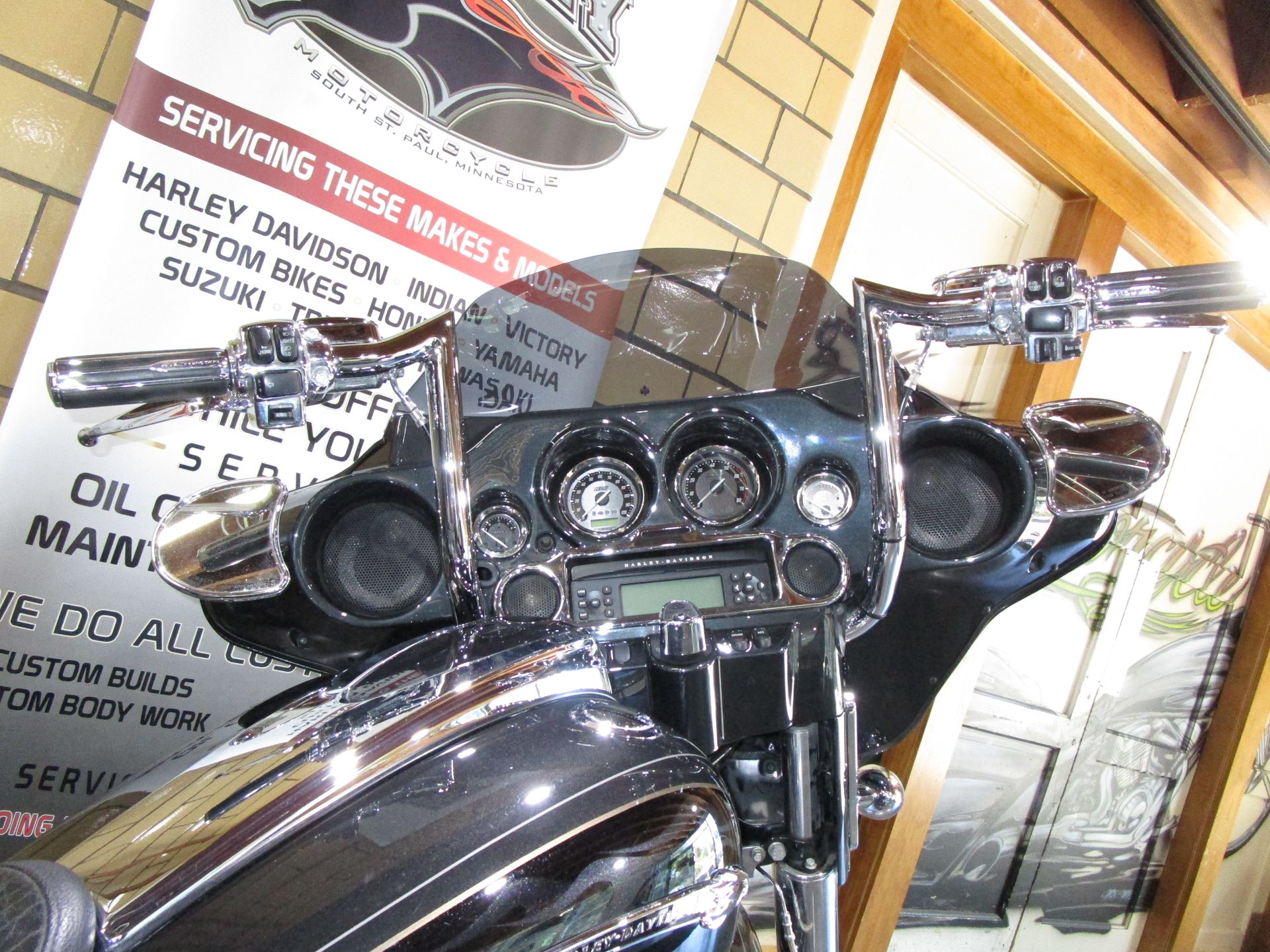 2012 Harley-Davidson CVO™ Street Glide® in South Saint Paul, Minnesota - Photo 6