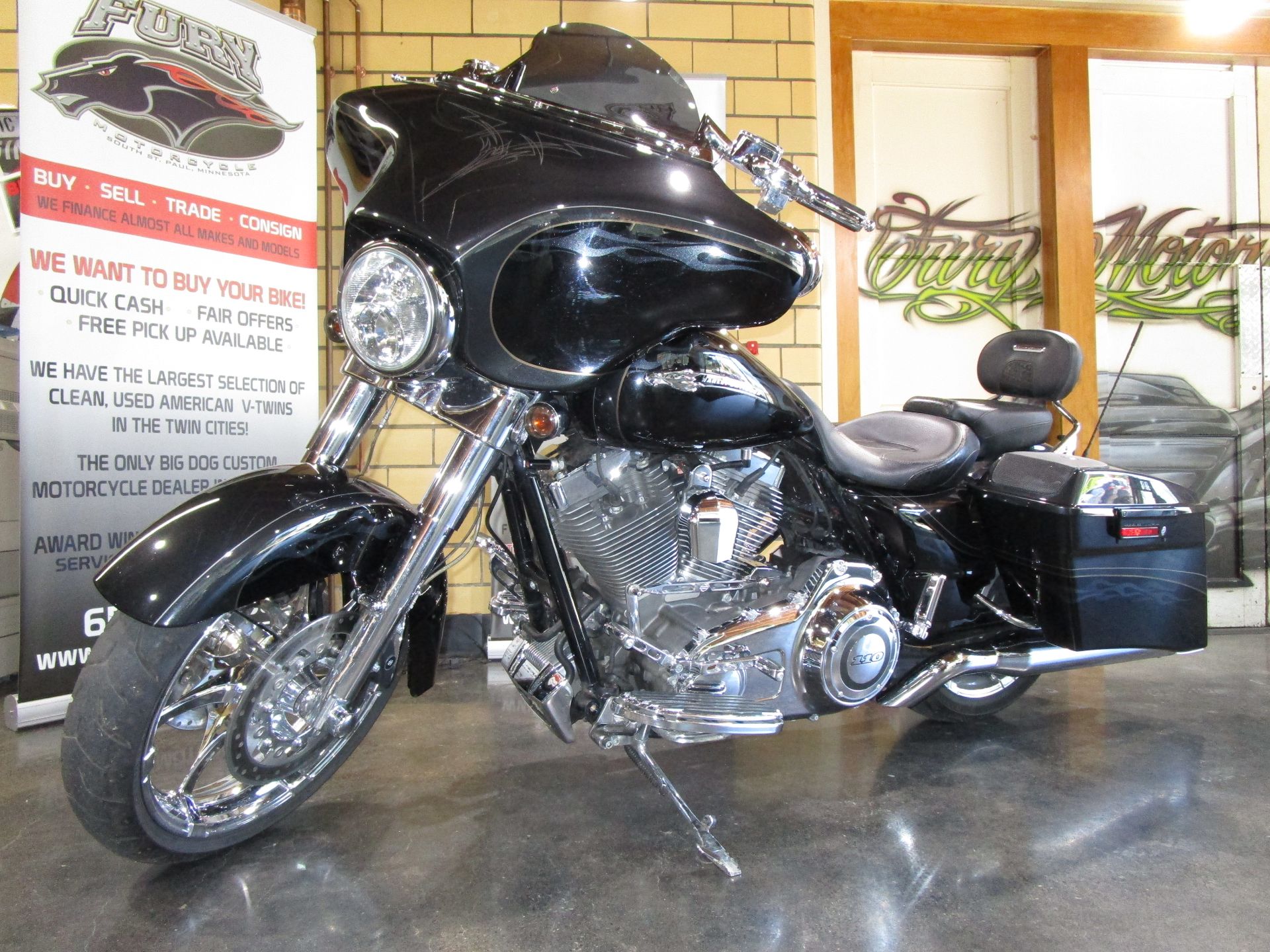 2012 Harley-Davidson CVO™ Street Glide® in South Saint Paul, Minnesota - Photo 20