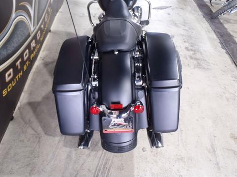 2017 Harley-Davidson Road Glide® Special in South Saint Paul, Minnesota - Photo 7