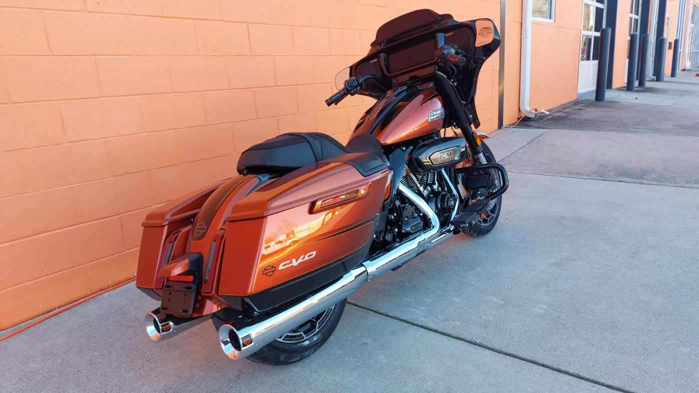 2023 Harley-Davidson CVO™ Street Glide® in Fredericksburg, Virginia - Photo 6