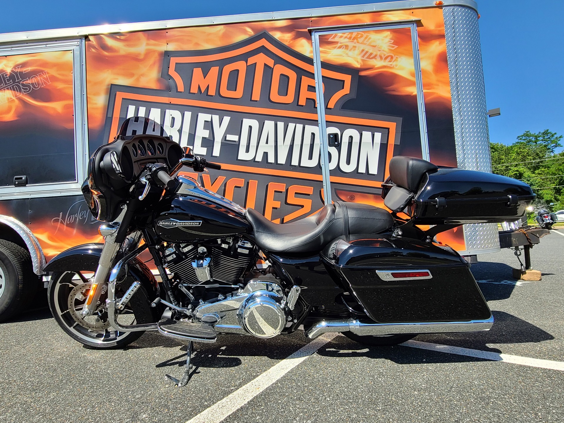 2021 Harley-Davidson Street Glide® in Fredericksburg, Virginia - Photo 2
