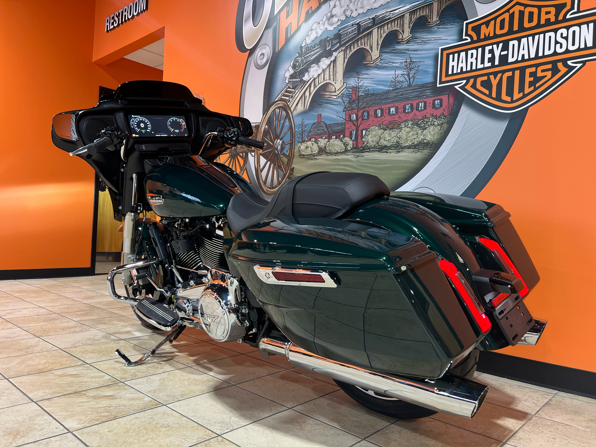 2024 Harley-Davidson Street Glide® in Fredericksburg, Virginia - Photo 4