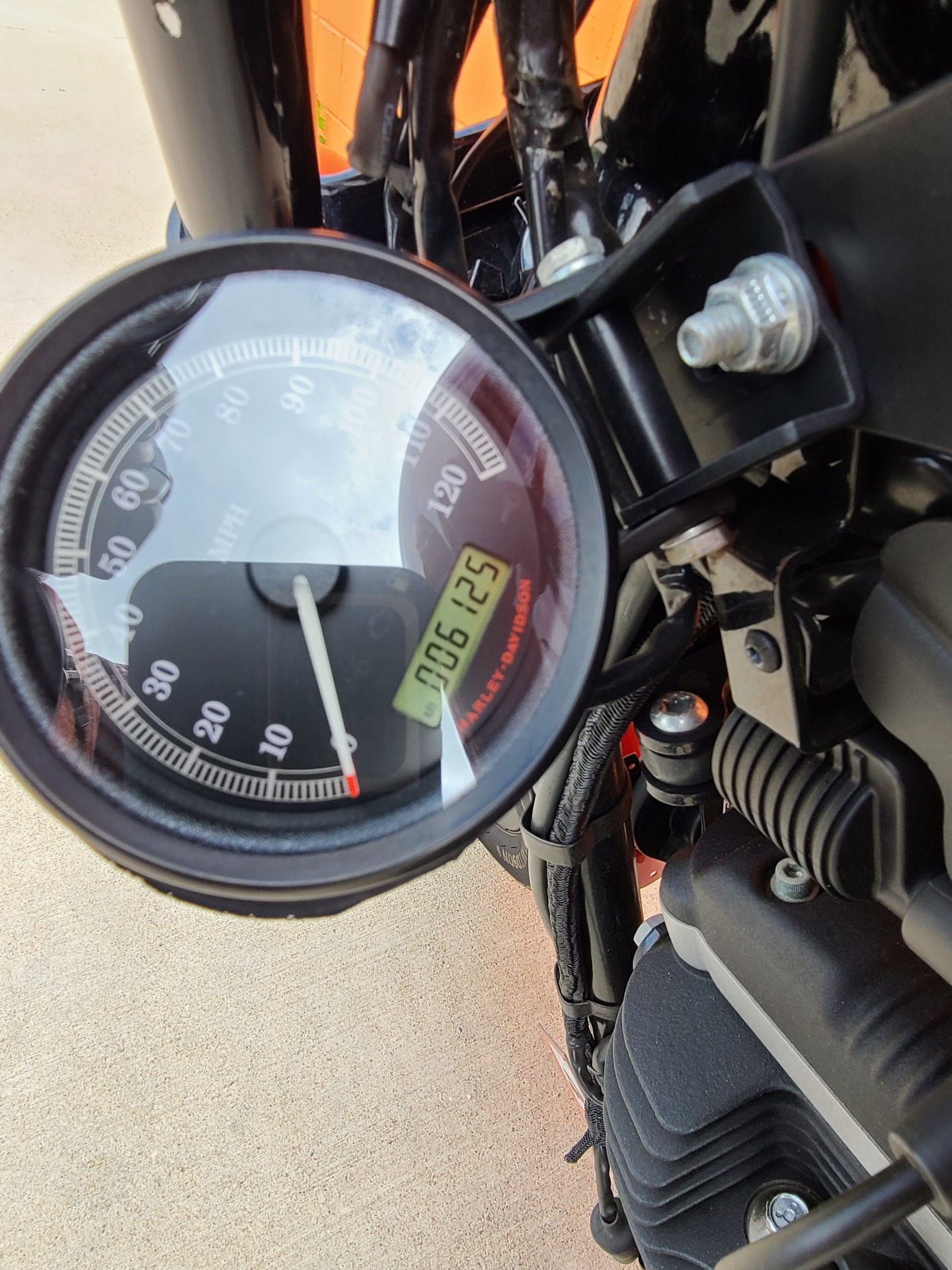 2013 Harley-Davidson Sportster® Iron 883™ in Fredericksburg, Virginia - Photo 10