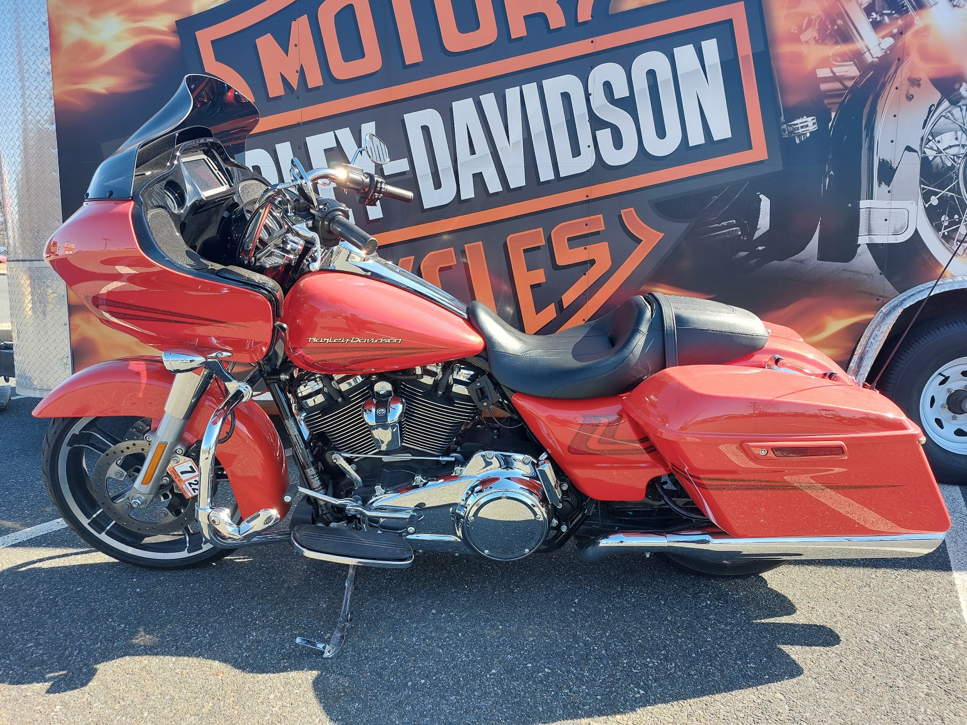 2017 Harley-Davidson Road Glide® Special in Fredericksburg, Virginia - Photo 2