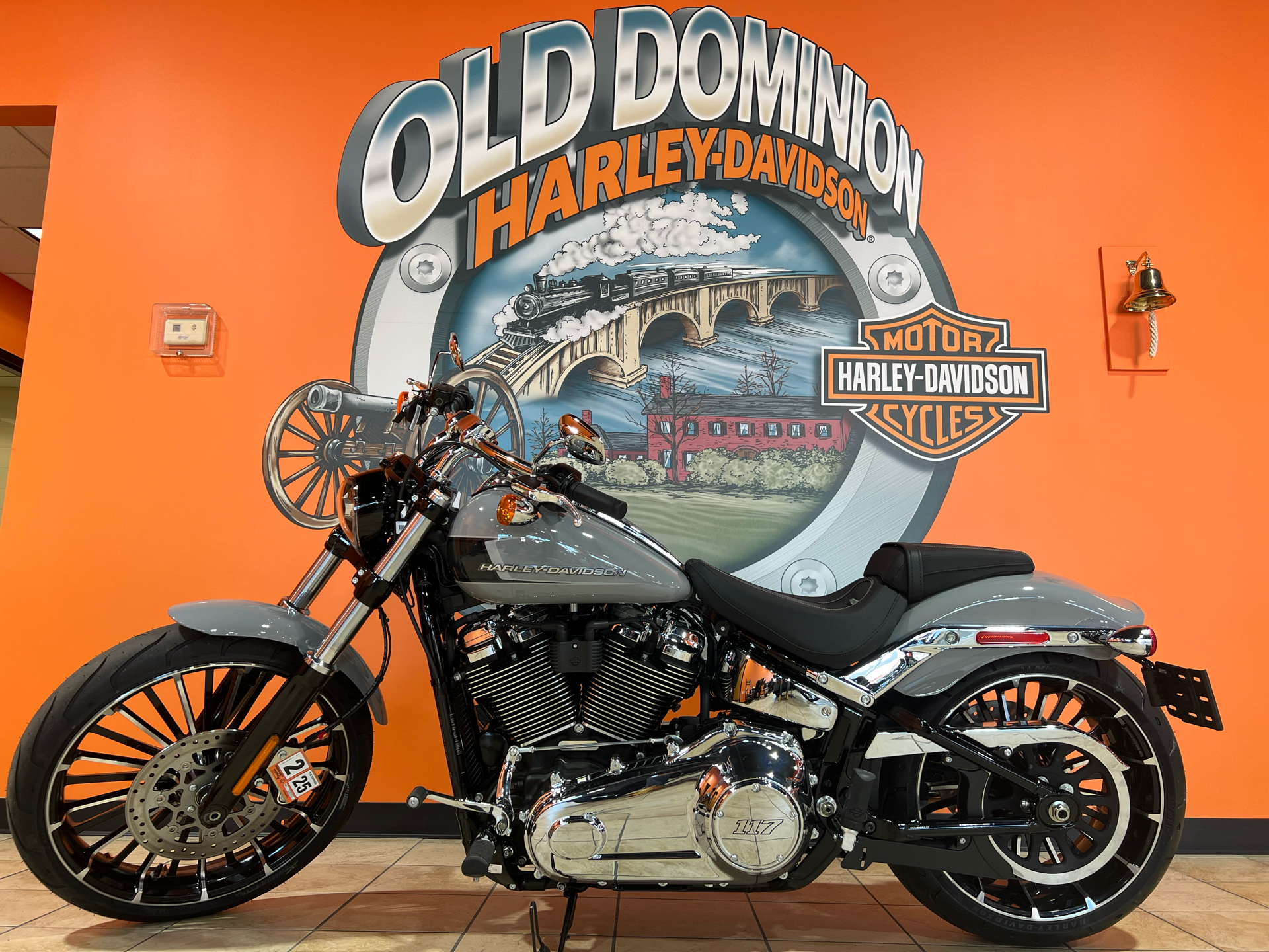 2024 Harley-Davidson Breakout® in Fredericksburg, Virginia - Photo 2