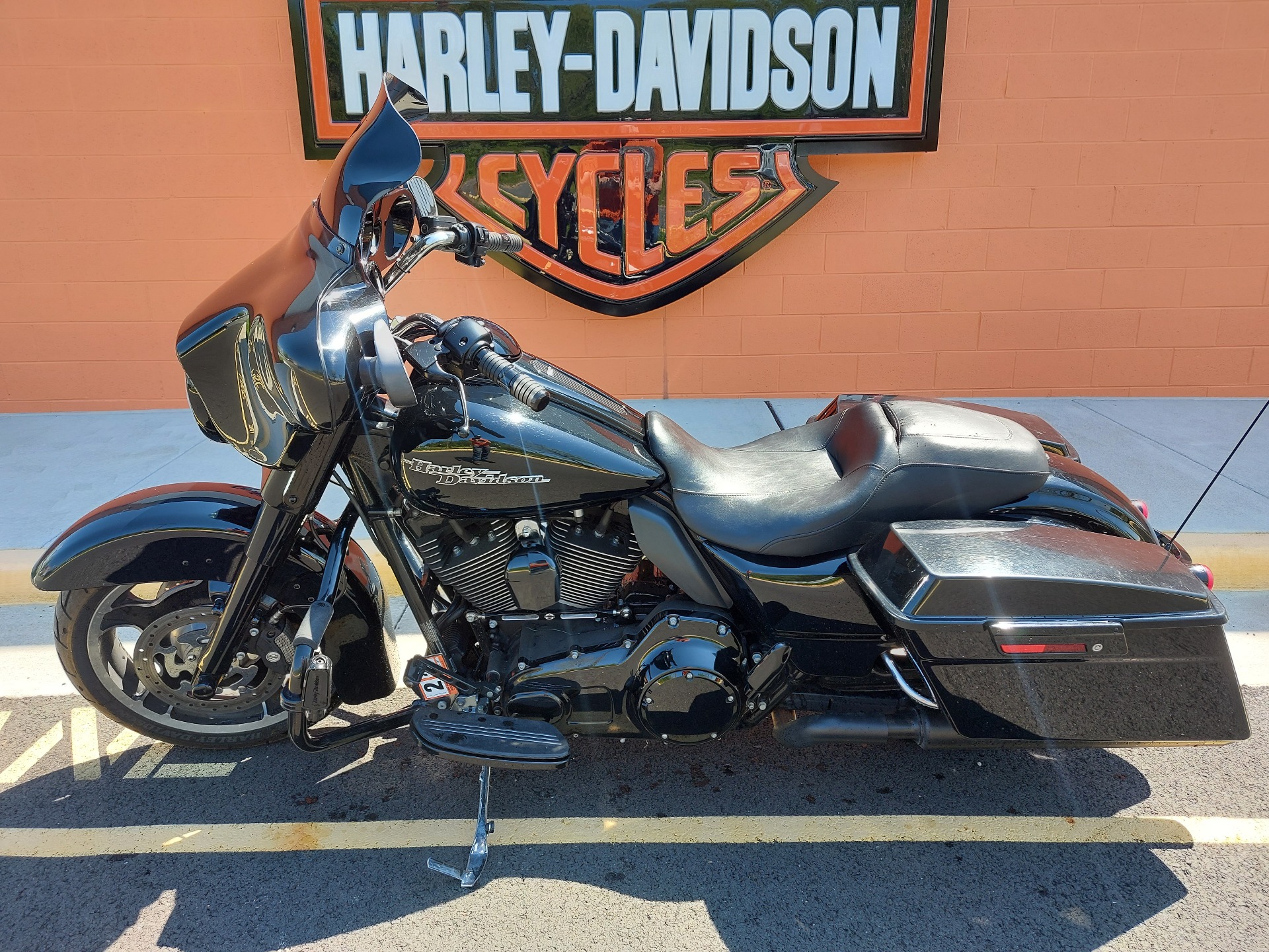 2013 Harley-Davidson Street Glide® in Fredericksburg, Virginia - Photo 2