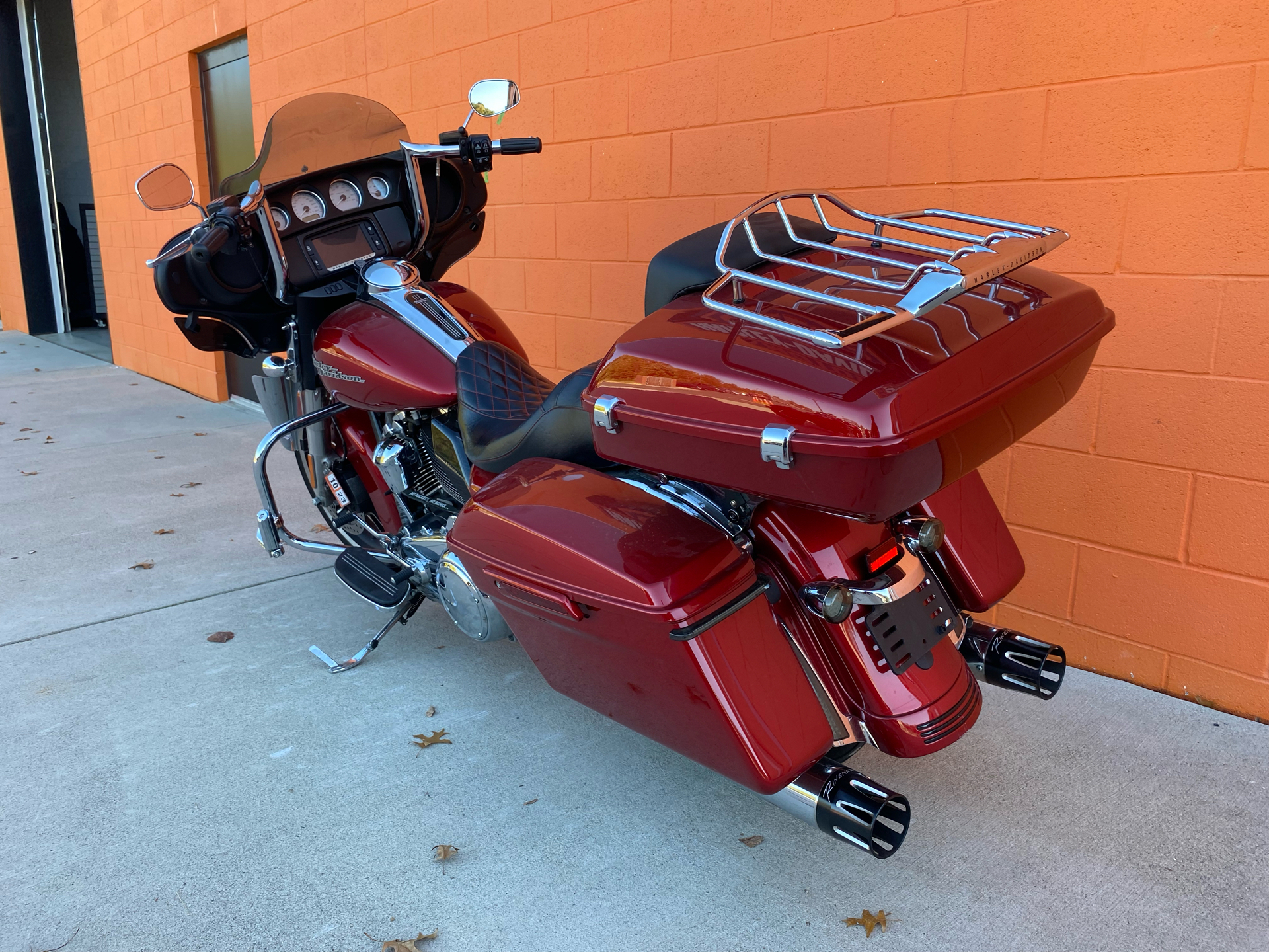 2018 Harley-Davidson Street Glide® in Fredericksburg, Virginia - Photo 6