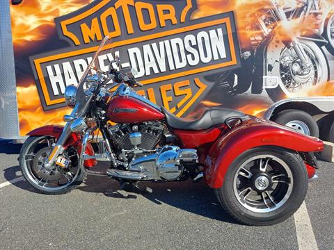 2016 Harley-Davidson Freewheeler™ in Fredericksburg, Virginia - Photo 2