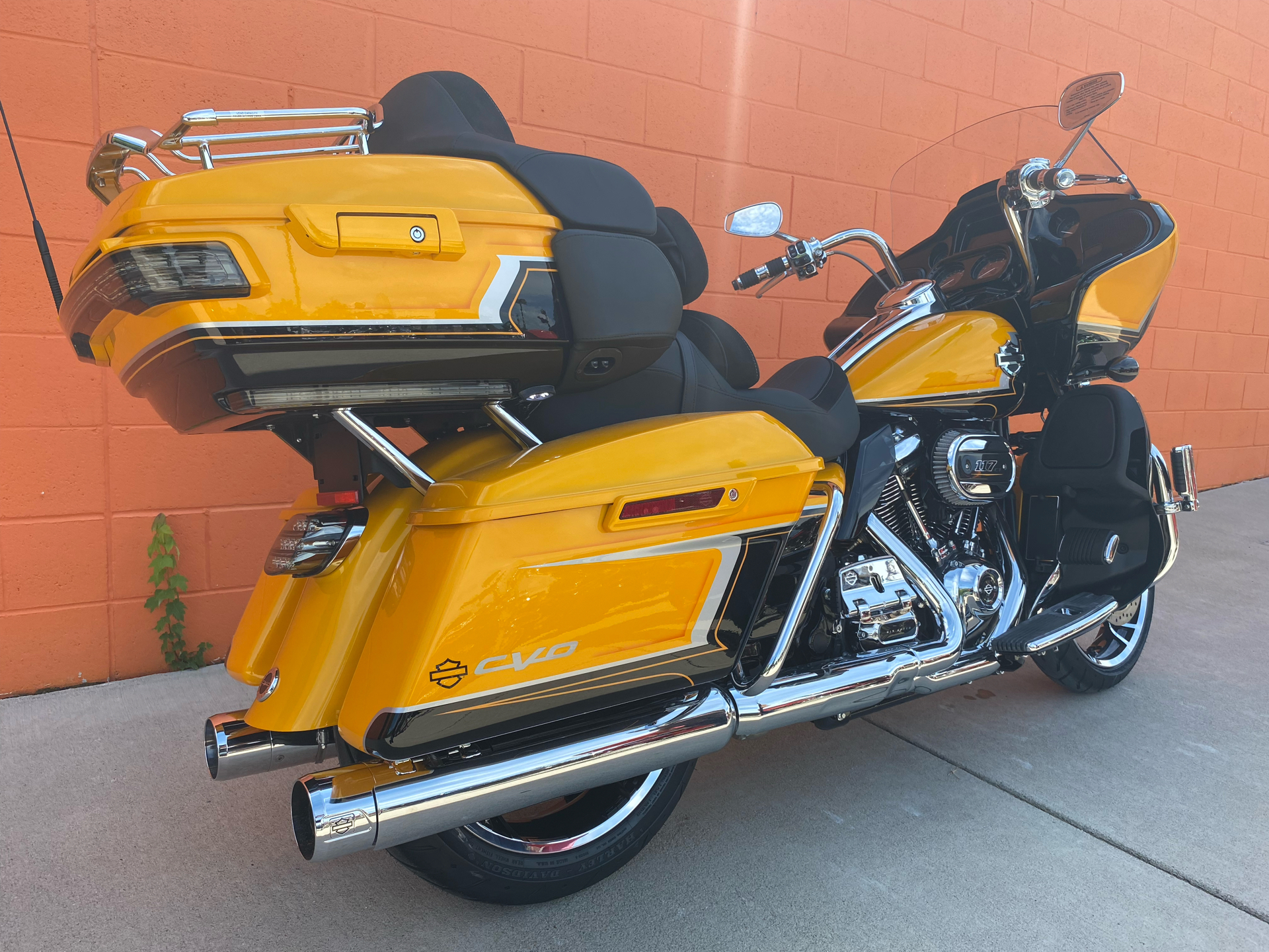 2022 Harley-Davidson CVO ROAD GLIDE LIMITED in Fredericksburg, Virginia - Photo 5