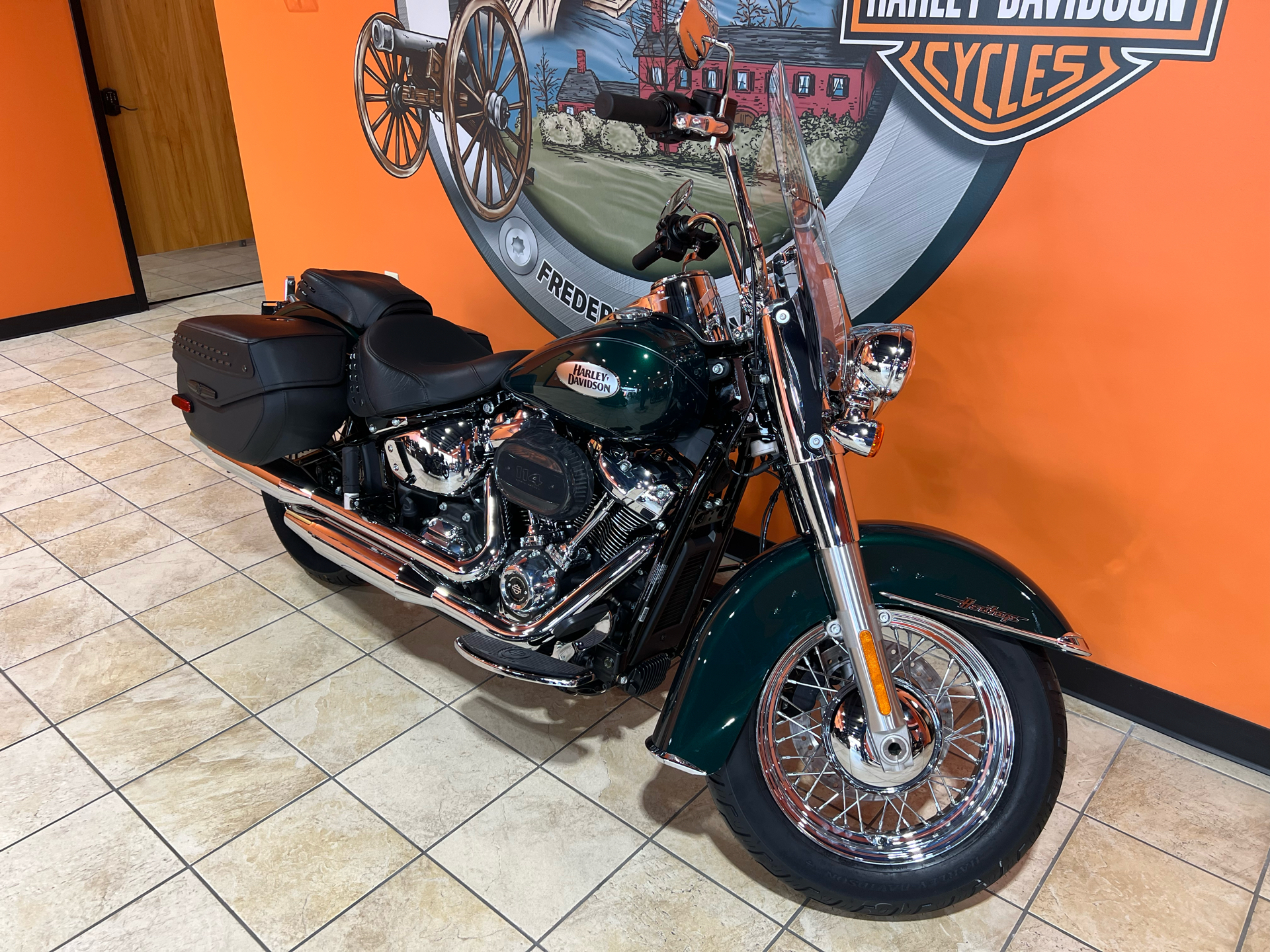 2024 Harley-Davidson Heritage Classic 114 in Fredericksburg, Virginia - Photo 4