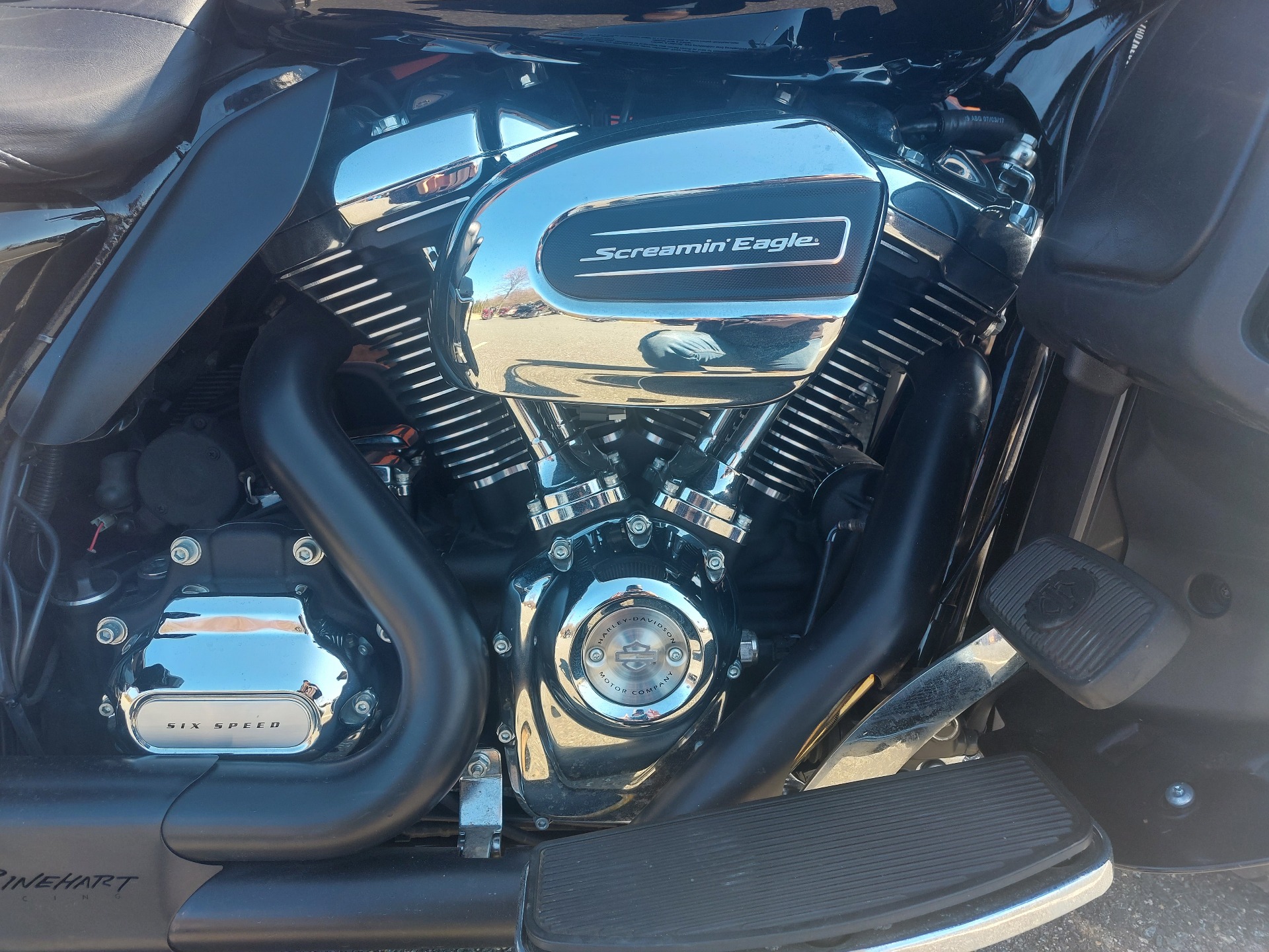 2018 Harley-Davidson Electra Glide® Ultra Classic® in Fredericksburg, Virginia - Photo 9
