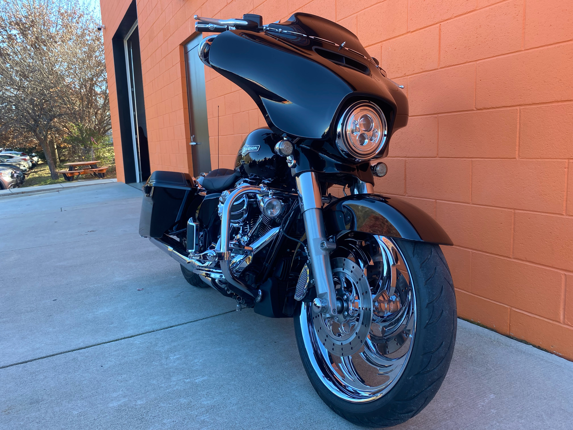 2017 Harley-Davidson Street Glide® Special in Fredericksburg, Virginia - Photo 3