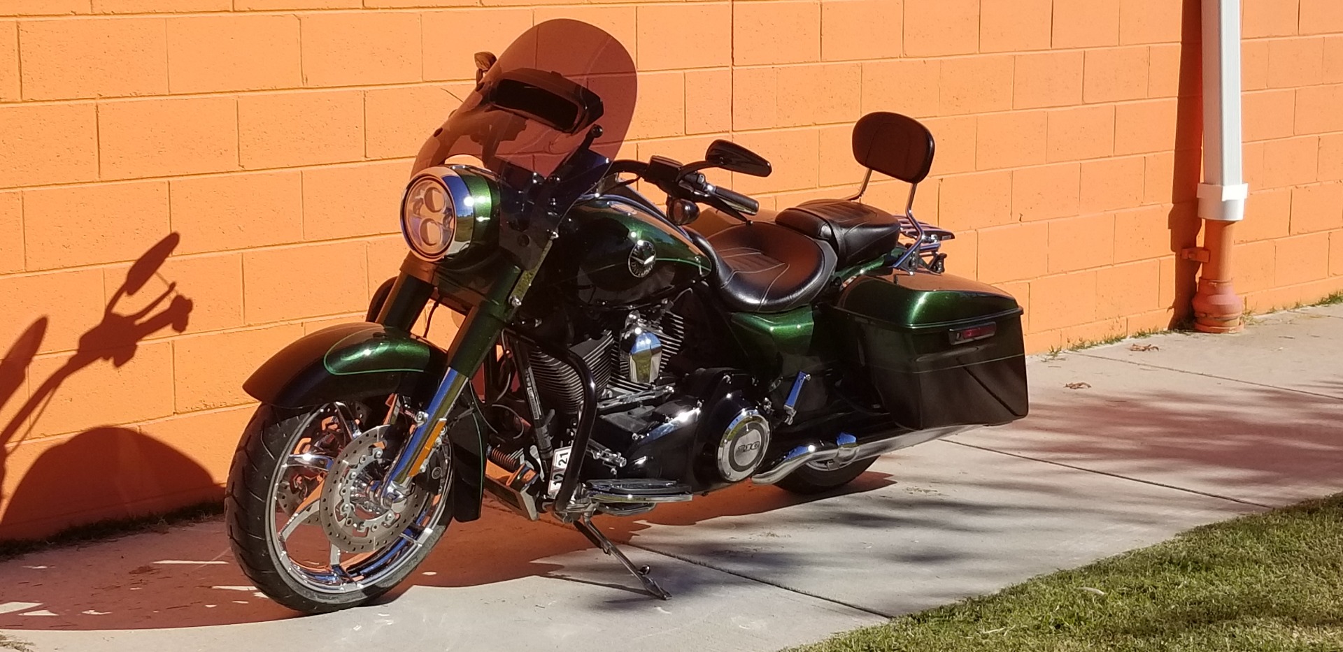 2014 Harley-Davidson CVO™ Road King® in Fredericksburg, Virginia - Photo 4