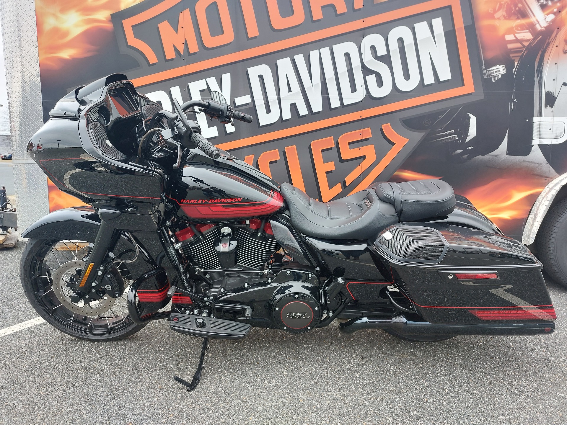 2021 Harley-Davidson CVO™ Road Glide® in Fredericksburg, Virginia - Photo 2