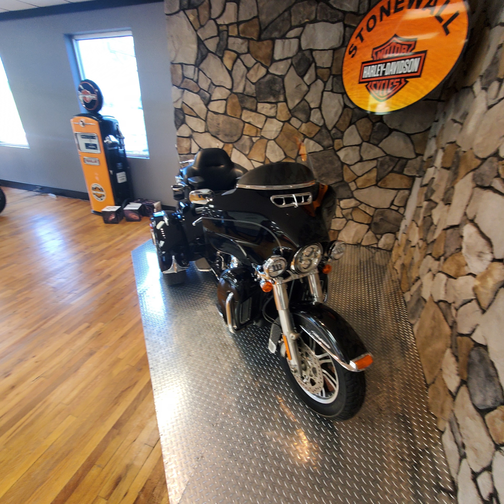 2015 Harley-Davidson Tri Glide® Ultra in Orange, Virginia - Photo 4