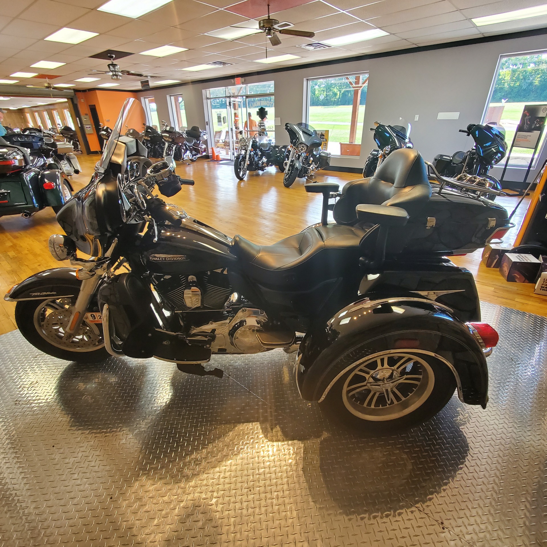 2015 Harley-Davidson Tri Glide® Ultra in Orange, Virginia - Photo 5