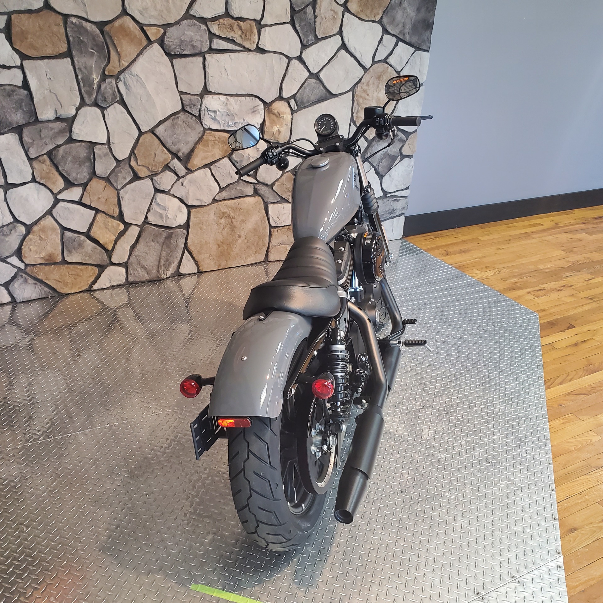 2022 Harley-Davidson Iron 883™ in Orange, Virginia - Photo 2